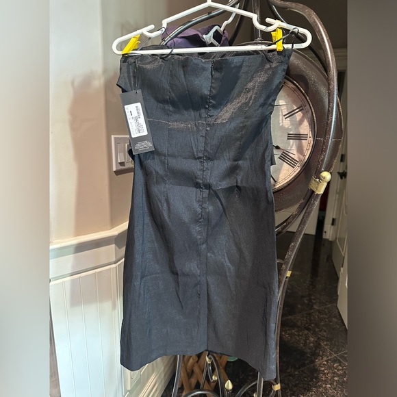 Woman’s dress - Picture 10 of 11